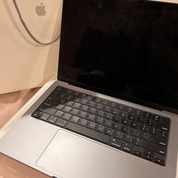 Macbook Pro 14-inch