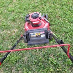 2 Makinas Para Cortar Cesped En Buen Estado La Cratsman De Transmisión y la otra No Solo gente realmente Interesada