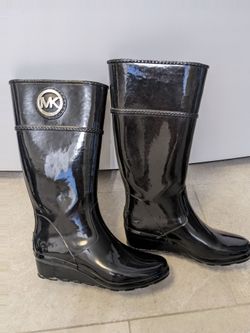 Michael kors rain boots size 8 - storm is coming