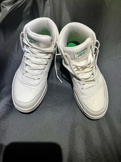 Reebok shoe size 8 1/2 lime green and cream . ‘’ please read description before messaging.!