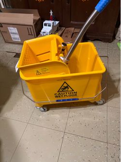 New - Commercial Mop Bucket / Read Below ⬇️ ITS AVAILABLE