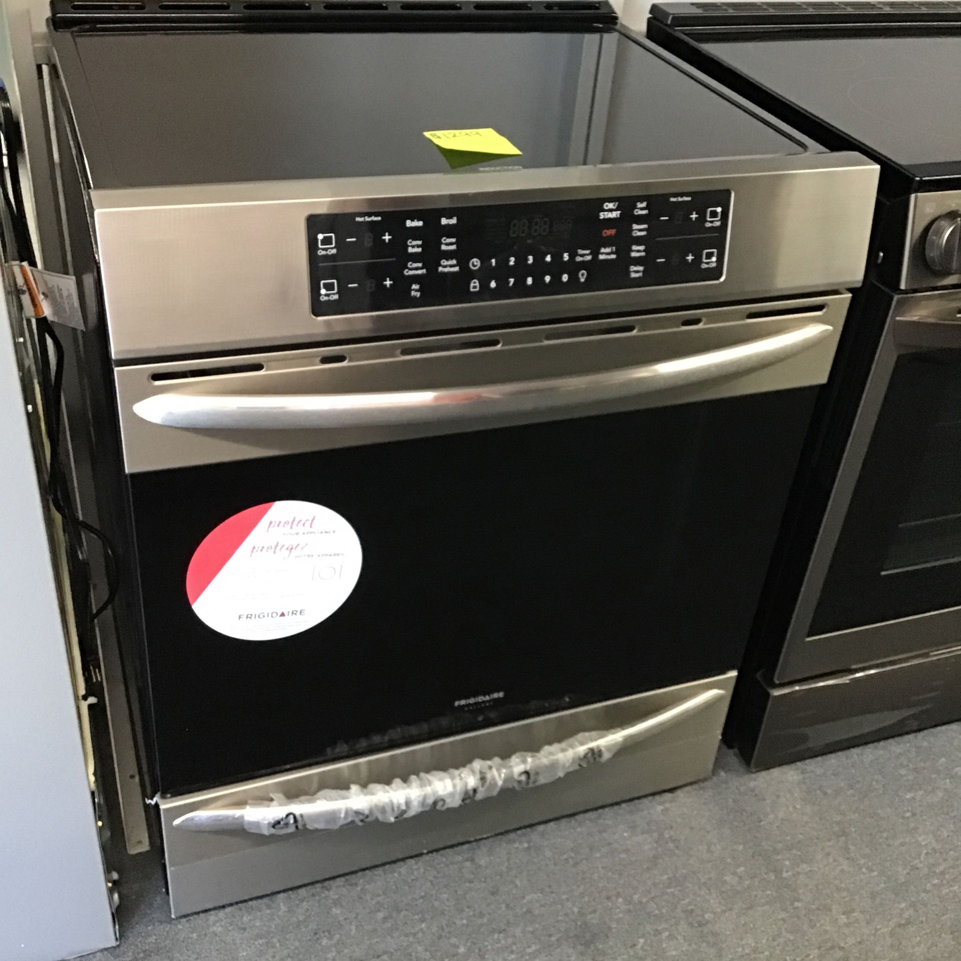 New Scratch And Dent Frigidaire Gallery 4 Burner Glass Top Induction Stainless Steel Slide In Range, 1 Year Warranty