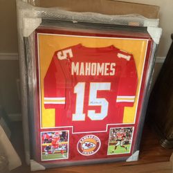 Kansas City Chiefs Patrick Mahomes Autographed Jersey Framed JSA Authenticated