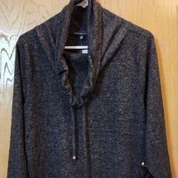 NWT Women's Grey Top Size XL