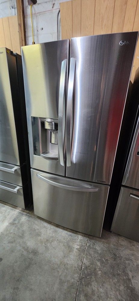 LG Refrigerator, 33 Wide, Everything Works Good
