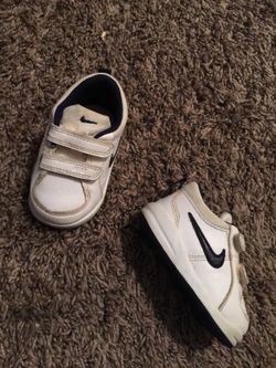 Nikes size 4c