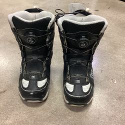 Used DC BOA Snowboarding Boots Size 1 (Read Description)