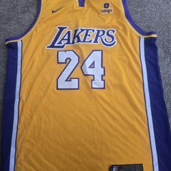 Los Angeles Lakers Kobe Bryant Swingman Jersey 