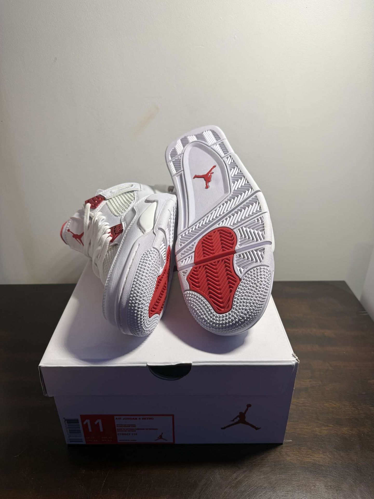 Jordan 4 Metallic Red