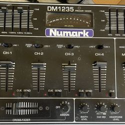 NuMark DM1235 Mixer 
