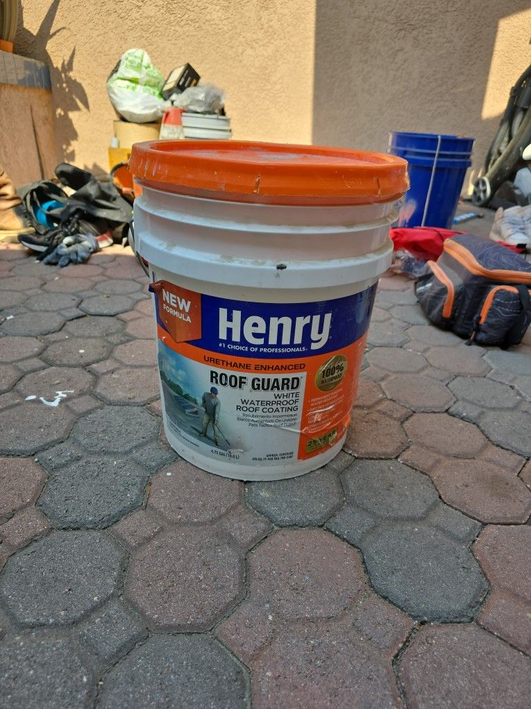 100% Waterproof  White Waterproof Roof Coating.