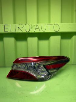 2018 2019 2020 TOYOTA CAMRY Right Passenger Side Quarter Panel / Outer Tail Light OEM 81550-06720