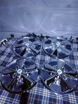 Old School Cargar Metal Hubcaps 15"