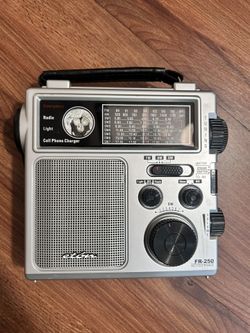Eton FR-250 Crank AM/FM/ShortWave Emergency Radio/Flashlight/Siren Tested