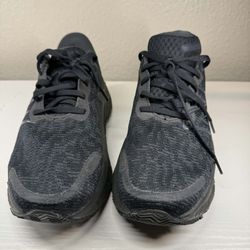 New Balance Size W/7.5 M/6