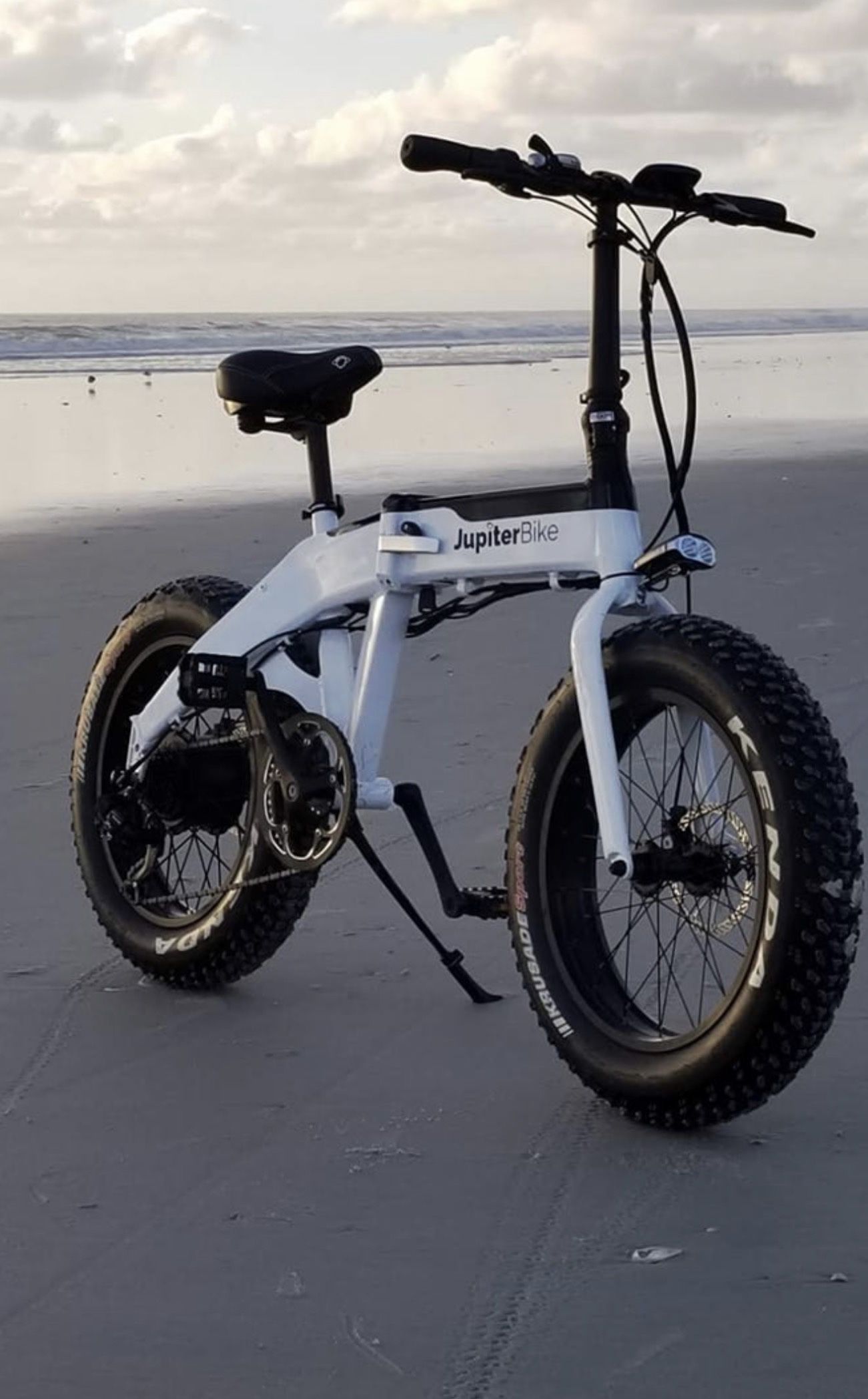 Jupiter Defiant Folding Fat-Tire E-Bike – Like New, Low Miles