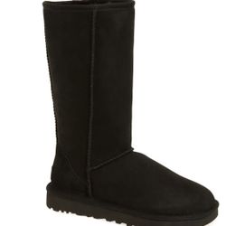 UGG Classic II Genuine Shearling Lined Tall Boot Black Women’s Size 8. Condition is "Pre-owned". See pictures ask questions and make an offer!