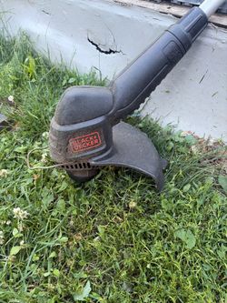 Working electric black+decker weed wacker