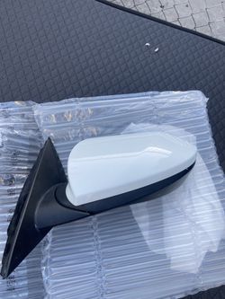 Hyundai Elantra White Driver Side Mirror
