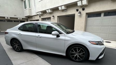 2023 Toyota Camry SE – Clean Title – Well Maintained– Original Owner