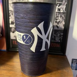 2019 New York Yankees Collector Series Stadium Cup 32oz 1 of 4