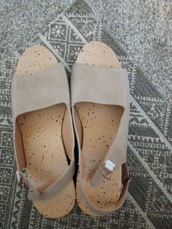 Women's dress shoes