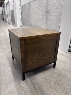 Storage Trunk / Side Table