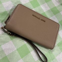 Michael Kors Clutch Wallet 