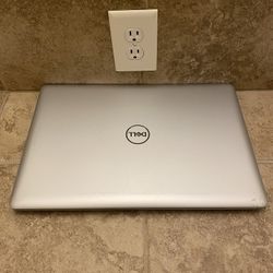 Dell Inspiron 5770 with 1 TB NVME, 17 inch Screen, & Backlit Keyboard