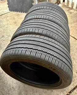 235/45/18 Michelin