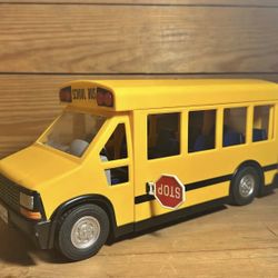 2011 Playmobil Yellow School Bus 5940 Flashing Lights Stop Sign Opening Doors