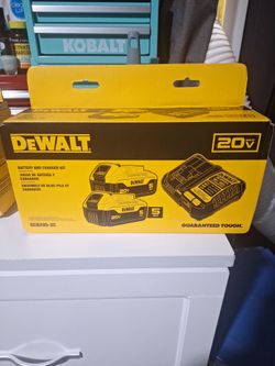 Dewalt Battery and Charger Kit