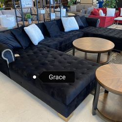Leon black velvet sectional with pillows ❤️✨ we have delivery 🚛👍🏼 only $49 down 👏🏼 (Price:$1999