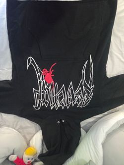 REVENGE SWEATSHIRT SIZE M