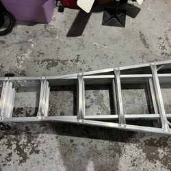 Gorilla Ladder Compact 22’ Handyman Special 