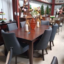 Beautiful Dining Room Table Set 