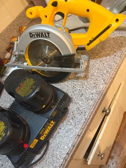 Dewalt cordless saw with double charger