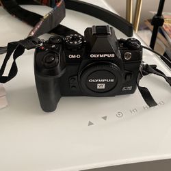 Olympus OMD EM1 Mark iii - Excellent condition 