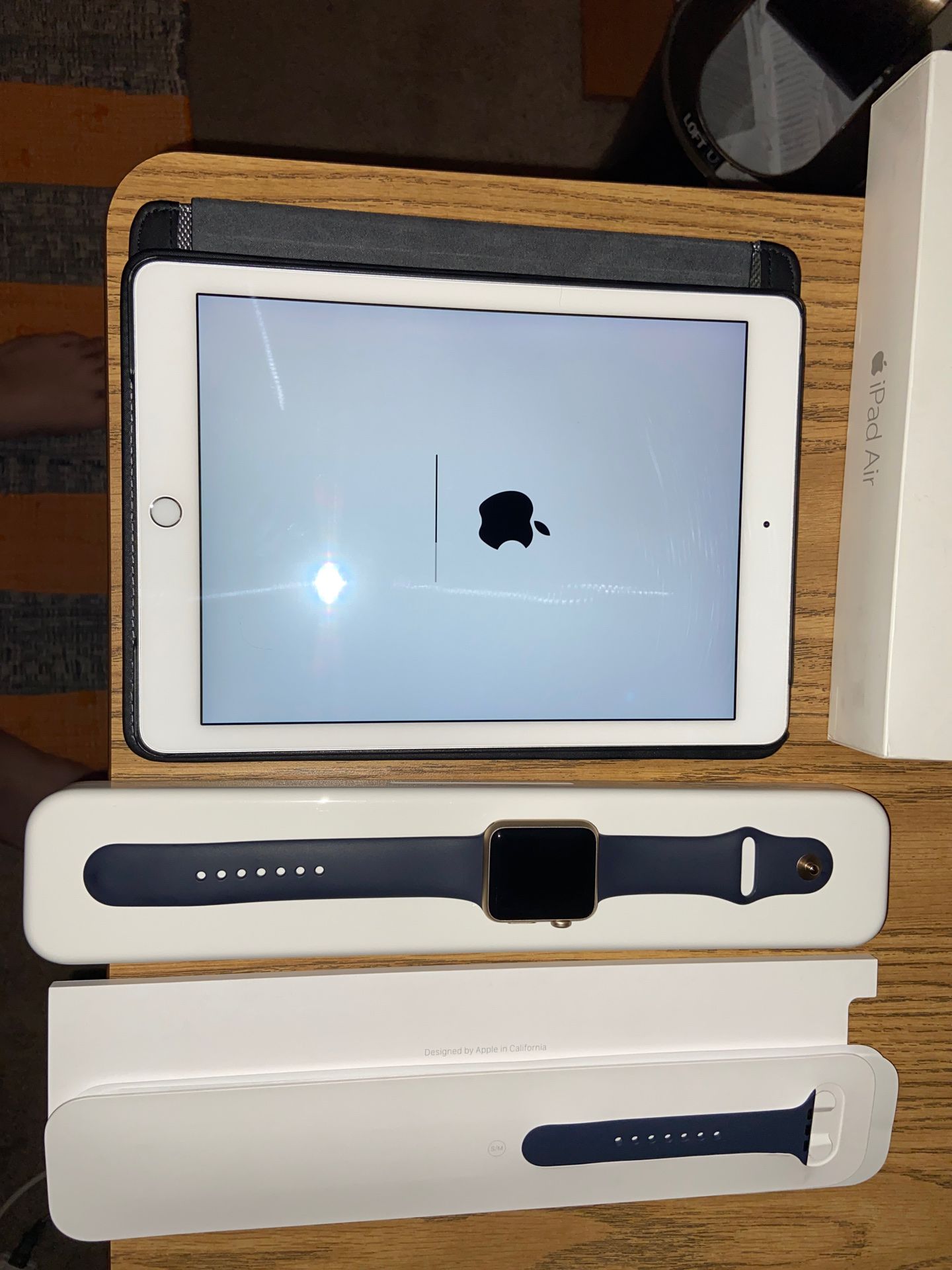 iPad Air 2 and Apple Watch 42mm midnight blue