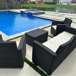 Moderno indoor/outdoor chair