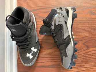 Under armour baseball cleat 6Y