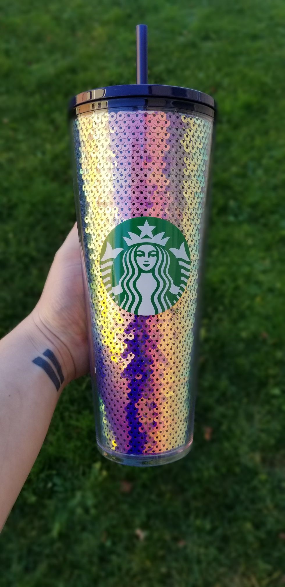 Starbucks Dark Sequins Holiday 2020 Cold Cup Tumbler Venti NEW iridescent purple