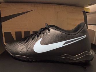 Nike Tiempo Legend 10 Club TF size 12  SOCCER FUTBOL SHOE