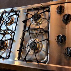 Gas Cooktop in Stainless Steel with 4-Burners 
