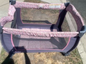 Baby play pen