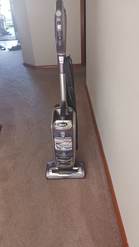 Shark Powered Lift-Away Rotator Vacuum Cleaner