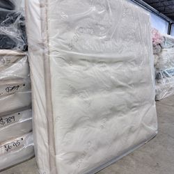 KING MATTRESS SAATVA HD