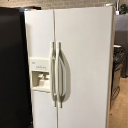 Kenmore Baige  Refrigerator Side By Side 