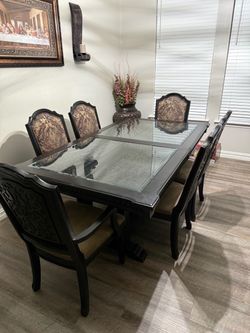 Kitchen table and buffer