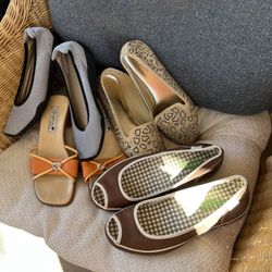 Ladies Like New Size 8 Flats Shoes (Brown Pair Is 8 1/2)